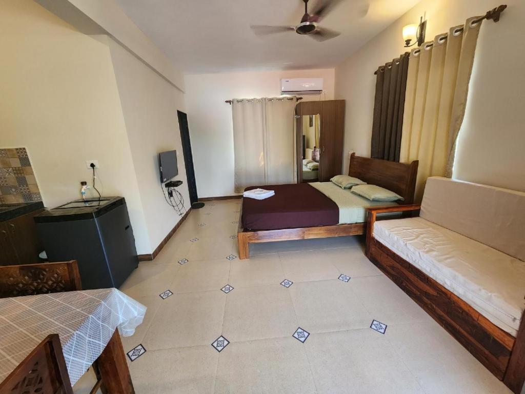 Coastal Suites Apart Hotel ---- 8 Minutes Walk To Beach บีนอลิม ภายนอก รูปภาพ