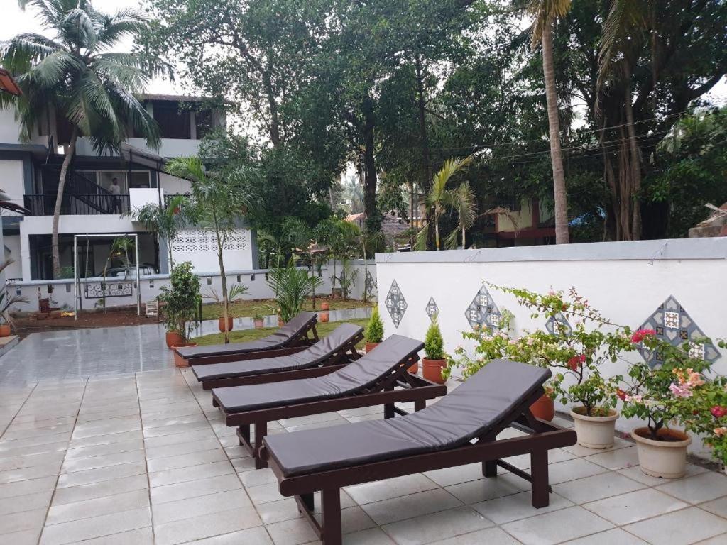 Coastal Suites Apart Hotel ---- 8 Minutes Walk To Beach บีนอลิม ภายนอก รูปภาพ